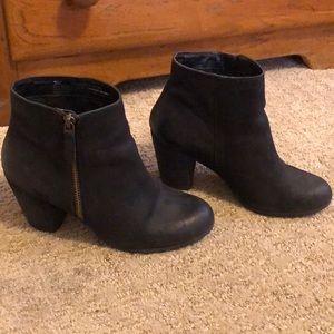 BP black booties